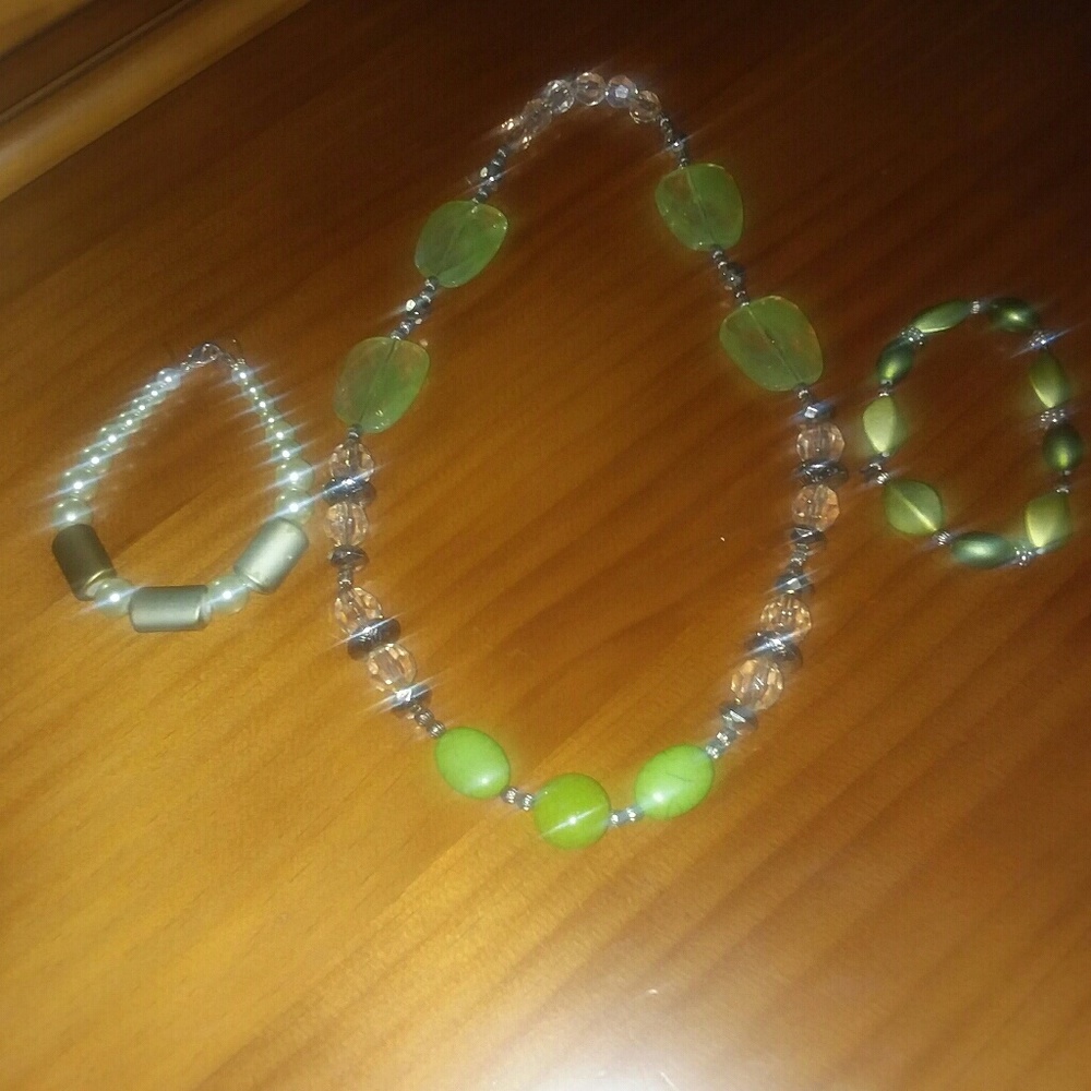 Vintage Princess Tiana necklace and bracelet trio